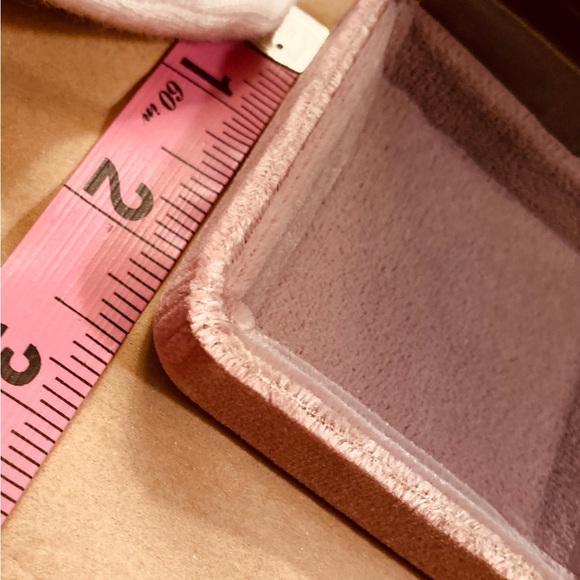 Calame pale rose velvet gift jewelry box, for ring or cuff links - Picture 10 of 11